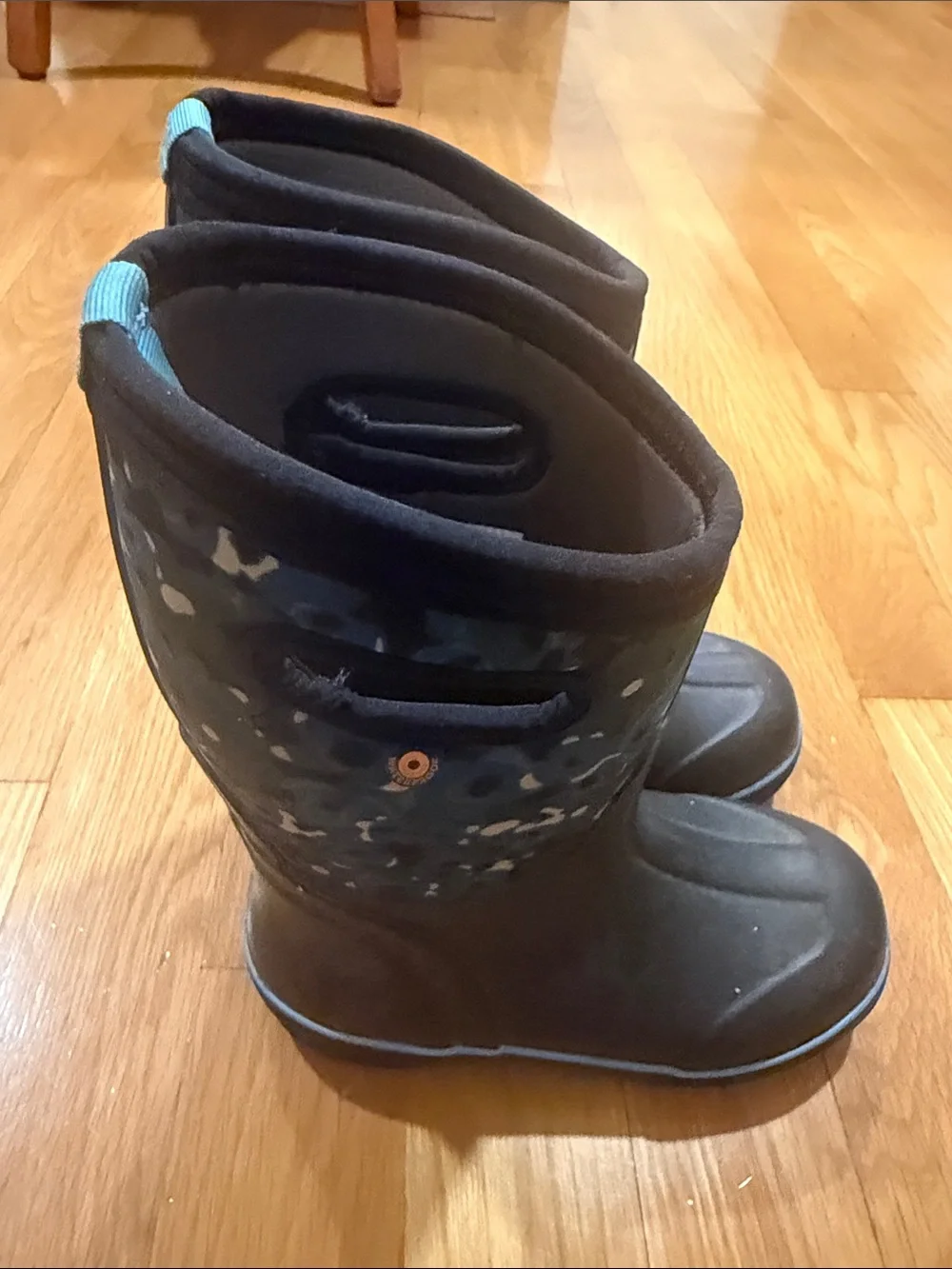 Bogs girls snow boots size 2 .